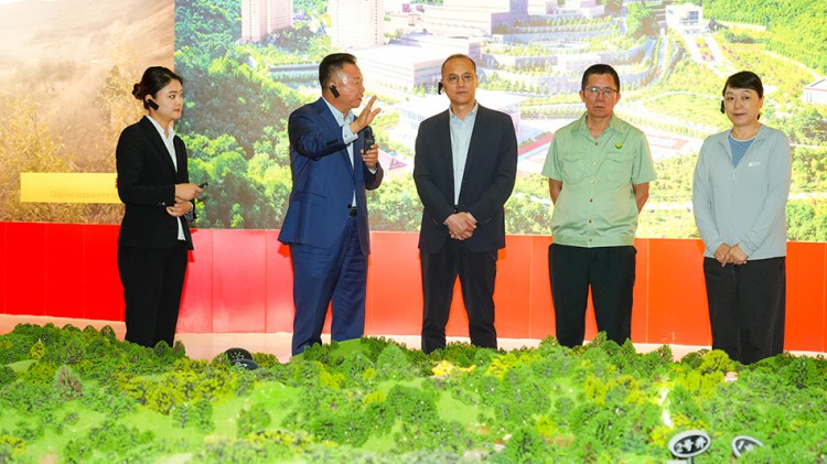 省科技廳黨組書記、廳長張世榮蒞臨金徽股份指導(dǎo)工作